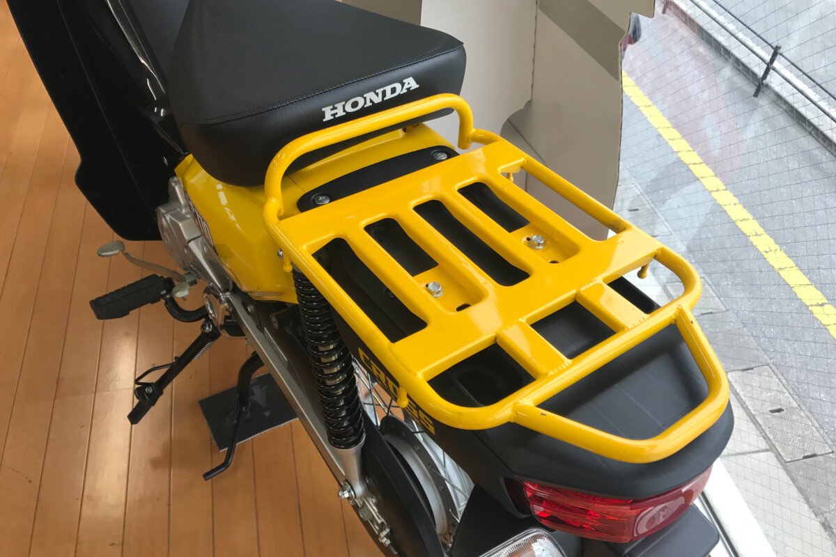 クロスカブの後方部分